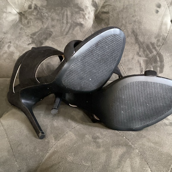 Qupid Black Cut-Out Style Kitten Heels - Picture 7 of 7